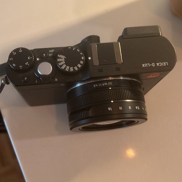 Leica D-Lux camera barely used. I’ve had for 5 months - Picture 5 of 9